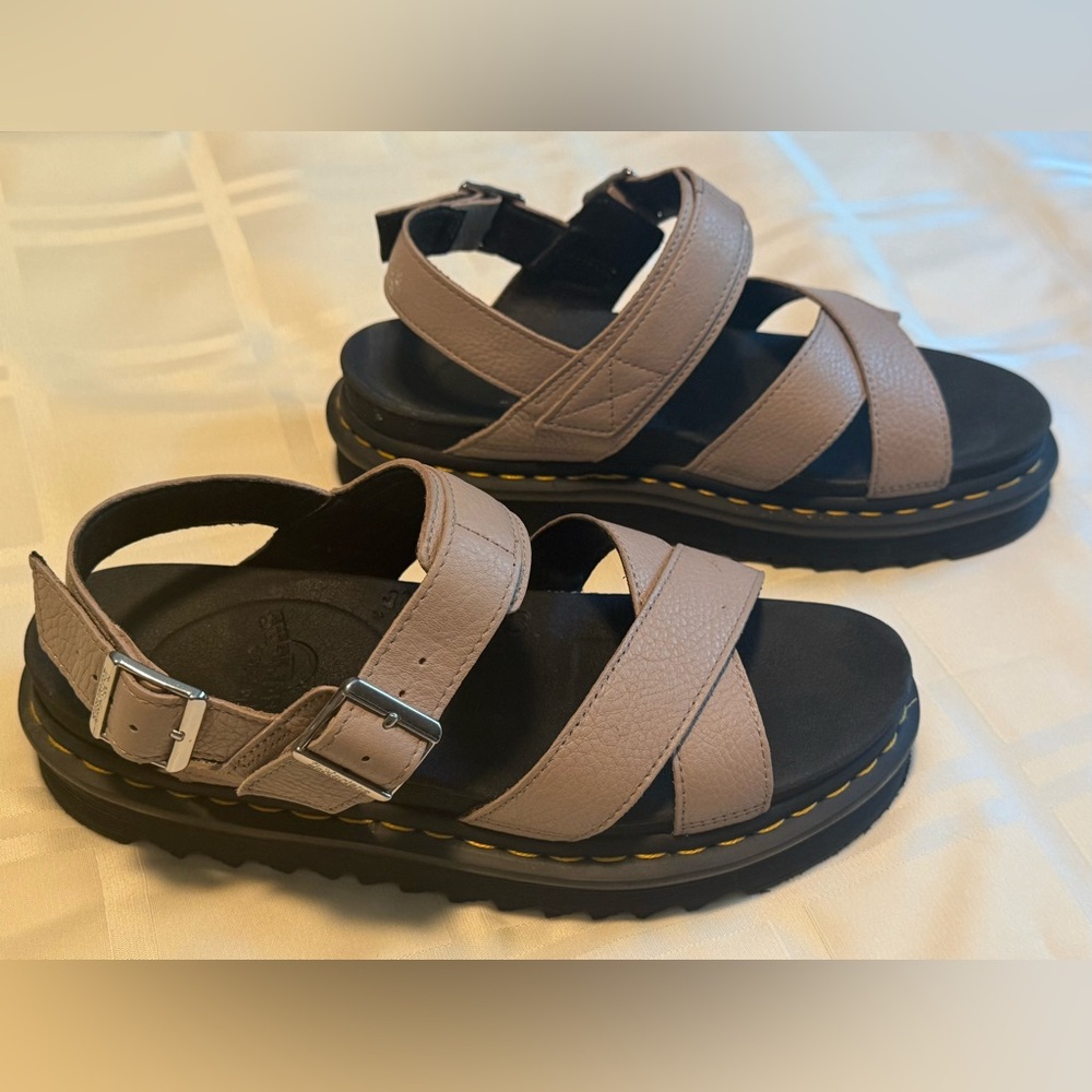 Dr. Martens Voss II Women’s Sandals (sz10)